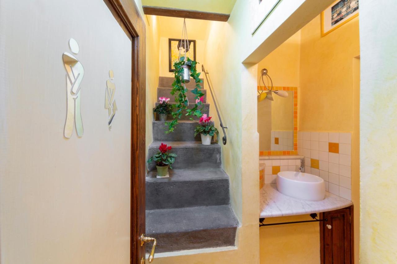 The Paintress With Private Patio * Florencia