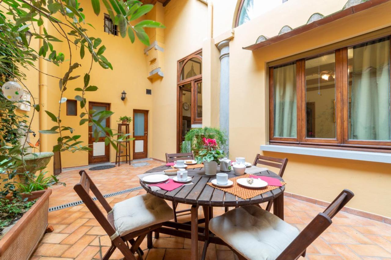 The Paintress With Private Patio Apartamento Florencia
